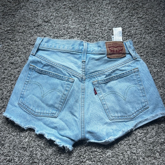 Levi 501s jean shorts - Picture 2 of 3
